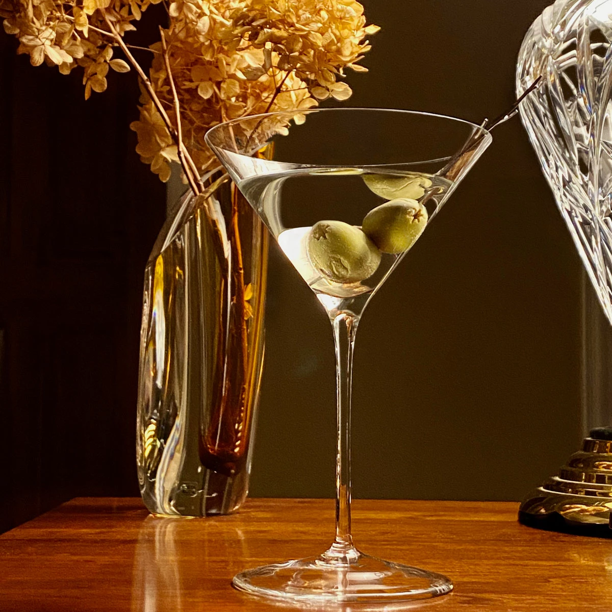 Cashs Crystal Cashs Ireland, Grand Cru Handmade American Martini, Pair 2 Cashs Crystal Cashs Ireland, Grand Cru Handmade American Martini, Pair - Image 2