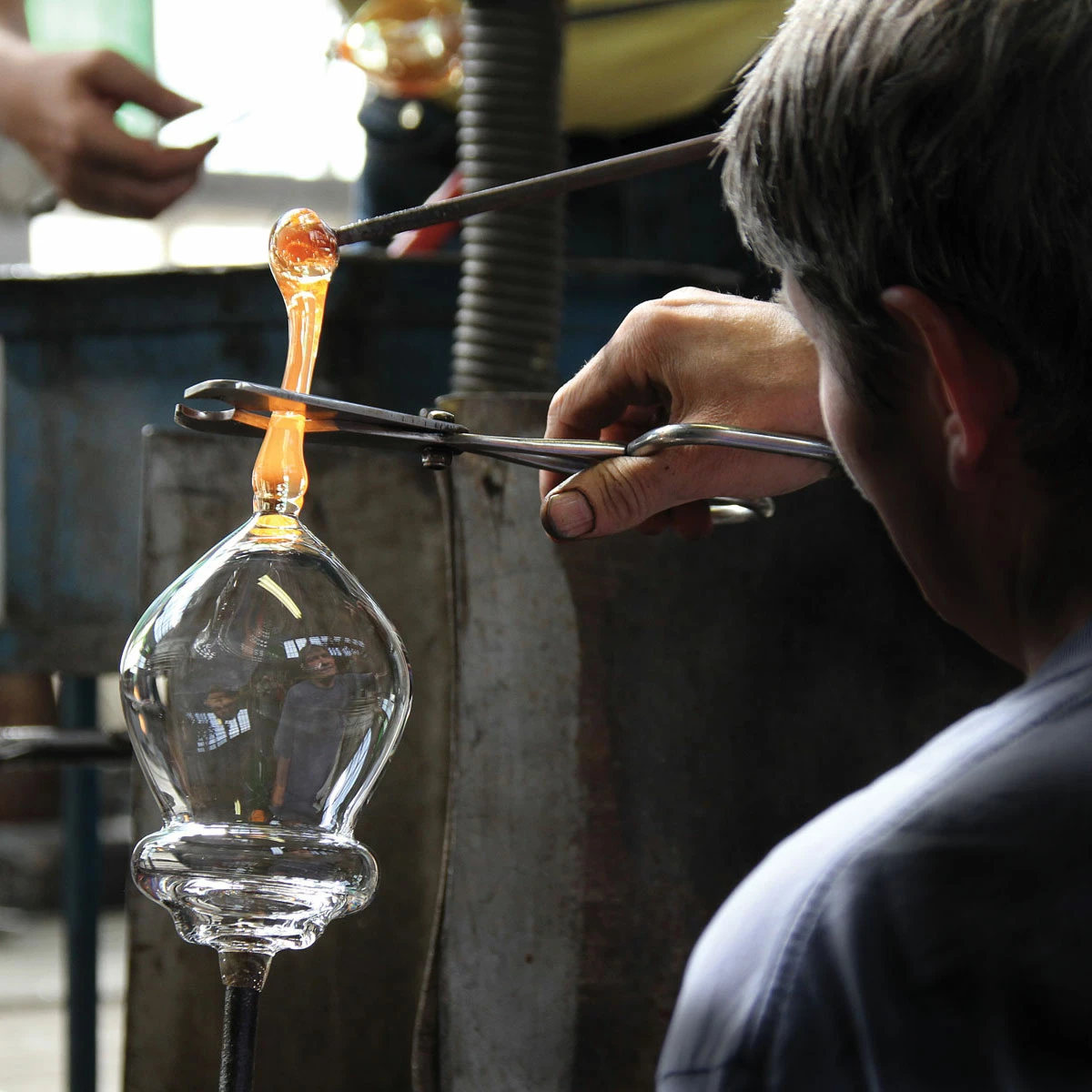 Cashs Crystal Cashs Ireland, Grand Cru Handmade American Martini, Pair 7 Cashs Crystal Cashs Ireland, Grand Cru Handmade American Martini, Pair - Image 7