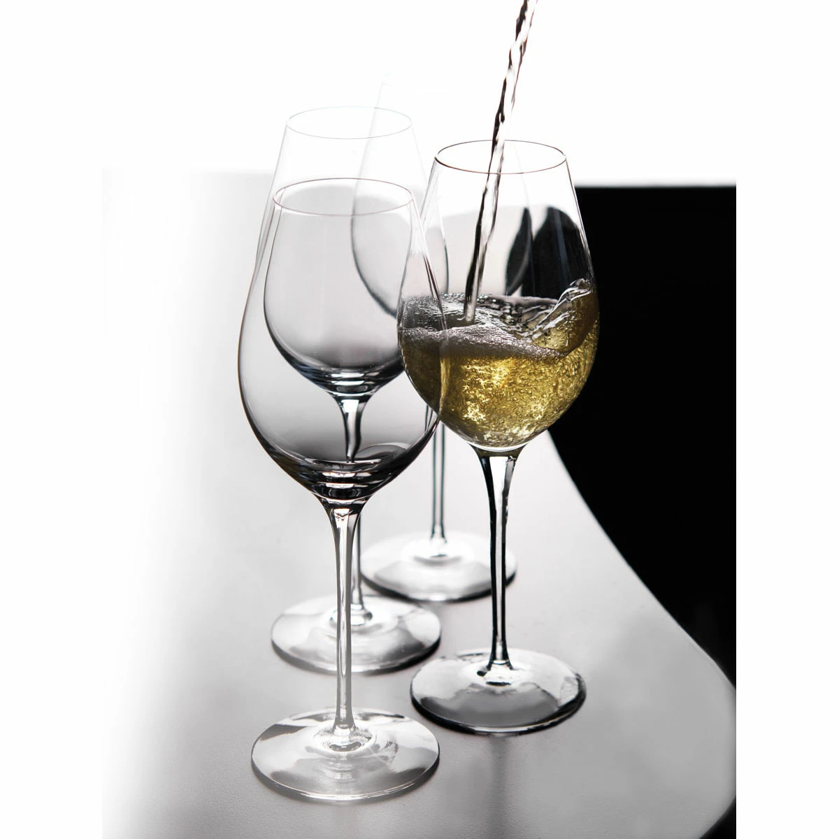 Orrefors Kosta Boda Orrefors Crystal, Difference Crisp Crystal White Wine, Single 3 Orrefors Kosta Boda Orrefors Crystal, Difference Crisp Crystal White Wine, Single - Image 3