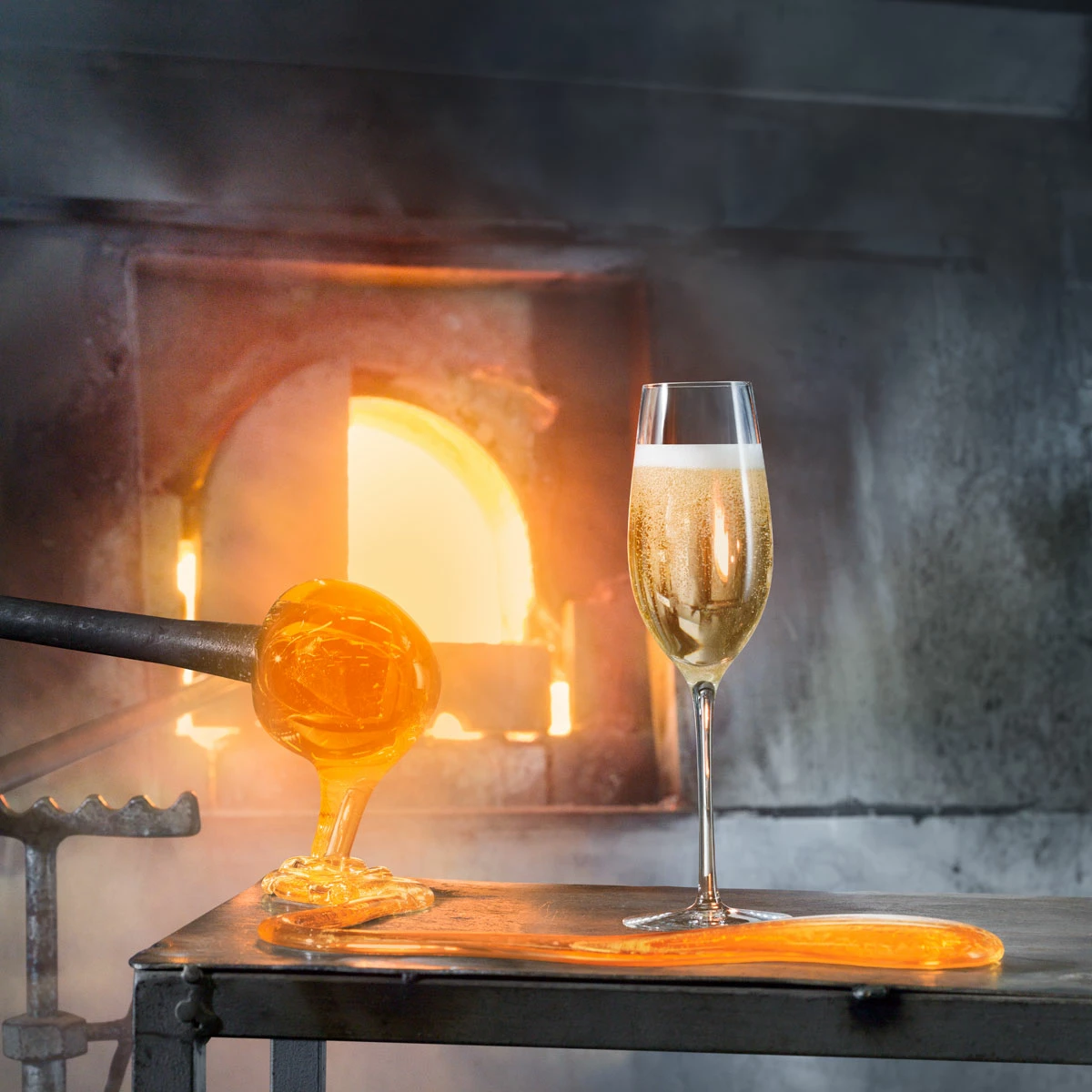 Orrefors Kosta Boda Orrefors Merlot Champagne Pair 2 Orrefors Kosta Boda Orrefors Merlot Champagne Pair - Image 2